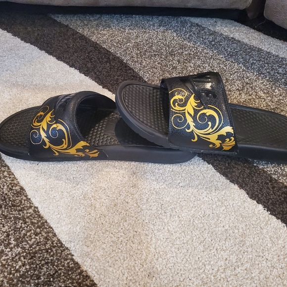 Custom nike slides - Picture 1 of 6